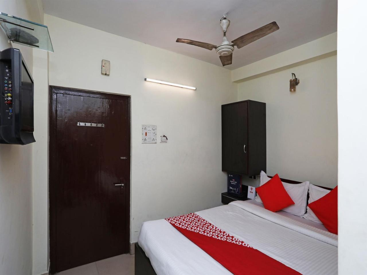 OYO 13906 Vinita Inn Santragachi Esterno foto