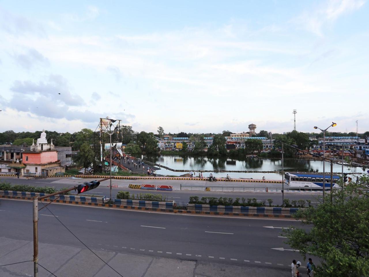 OYO 13906 Vinita Inn Santragachi Esterno foto